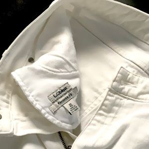 **TODAY’S DEAL!**   💋LL BEAN White jeans Size10 EUC